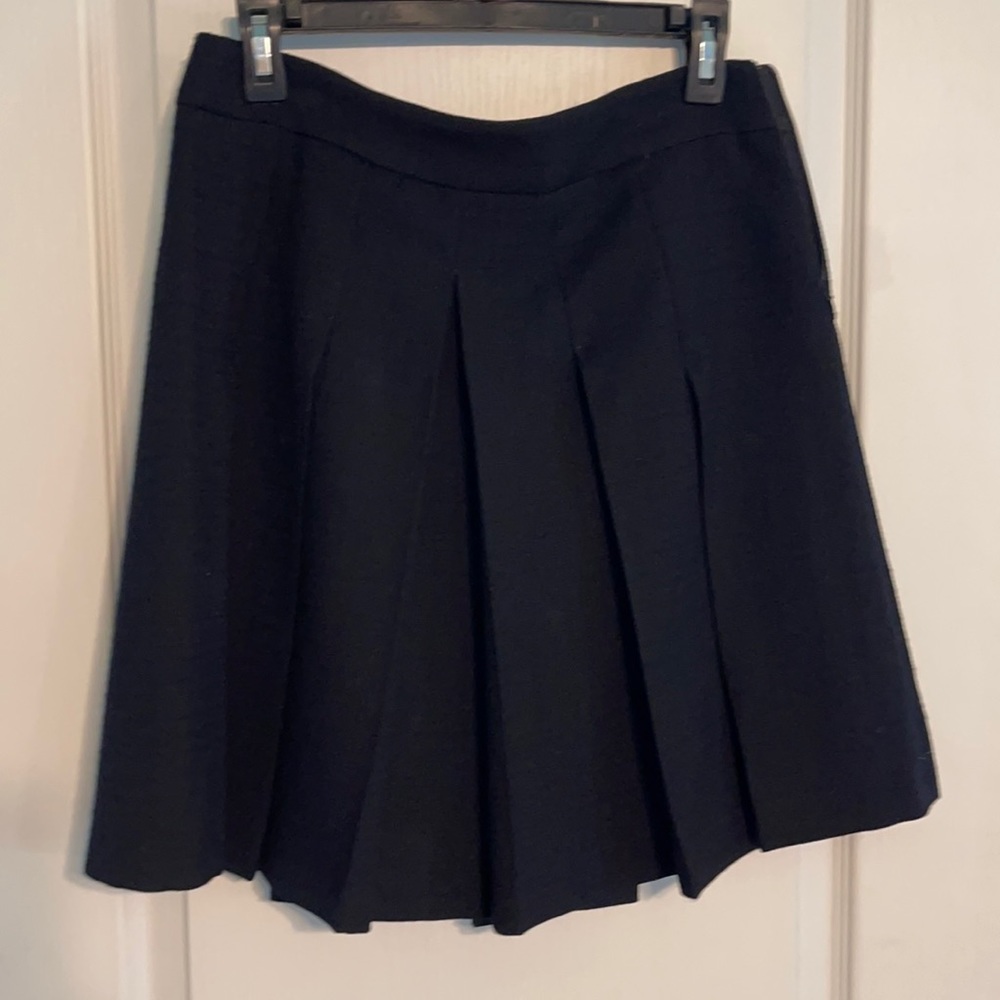 Black pleated skirt